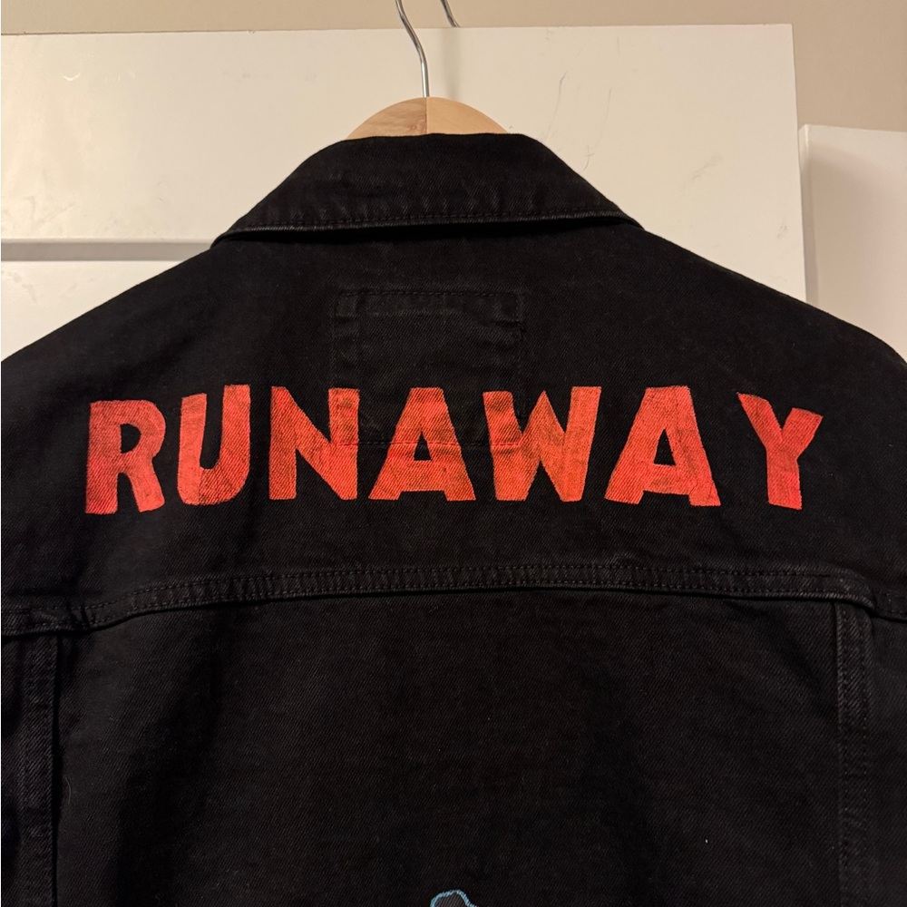 Pull&Bear Black Denim Jacket with Graphic Design Kanye West  YE - Picture 4 of 5